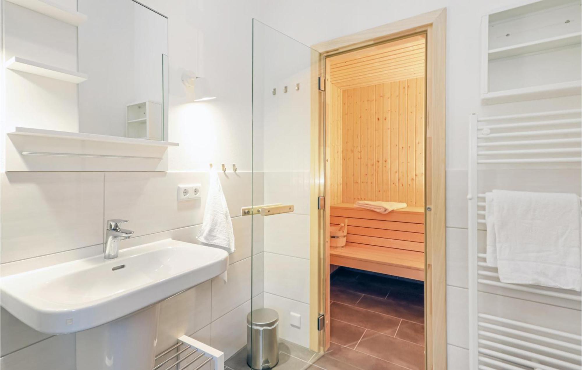 Cozy Home In Krems Ii-Warderbrueck With Wifi Gols Exterior foto